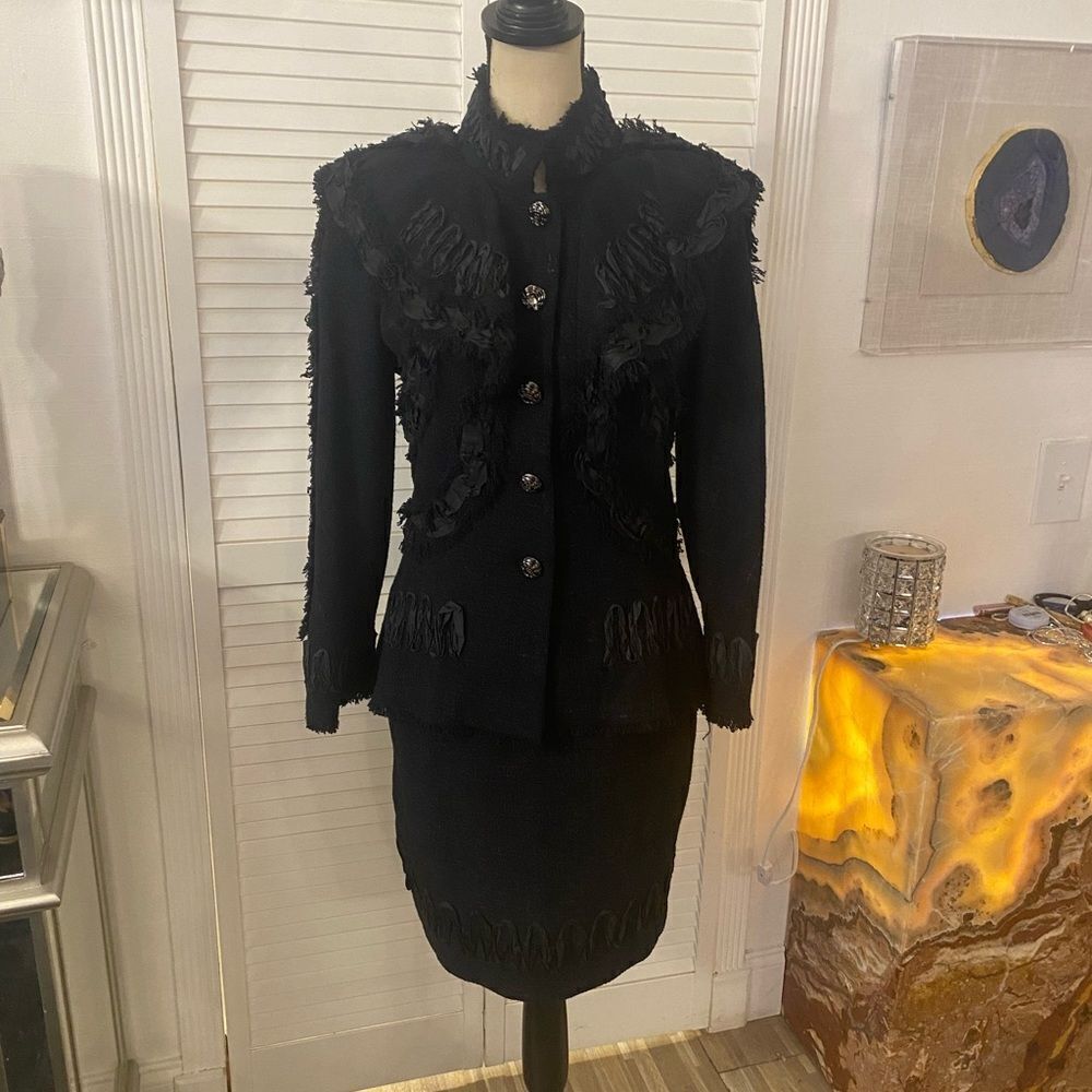 NWT Chanel skirt suit, size 38(S)